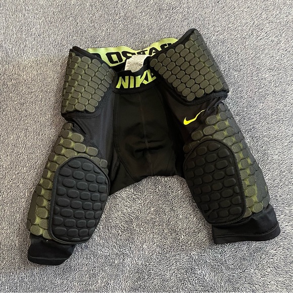 Nike Pro Combat Girdle Mens Med Black Green Hyperstrong Football Pad Hardplate - Picture 2 of 13